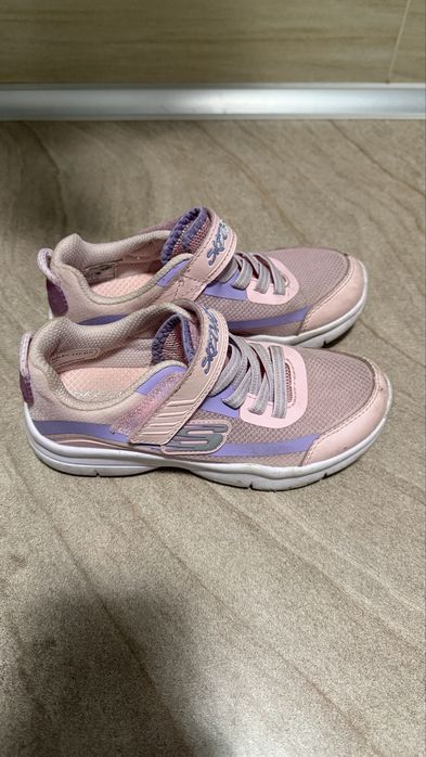 Buty dla dziewczynki Skechers rozmair 32 na rzepy latwe zakladanie siateczka przewiewne