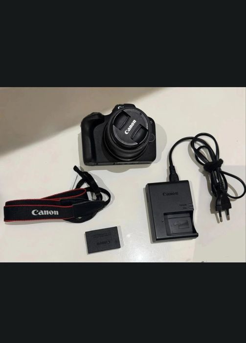 Câmera canon EOS R100