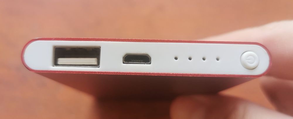 Oryginalny firmowy powerbank Santander 5V, 1A, pojemność 4000mAh