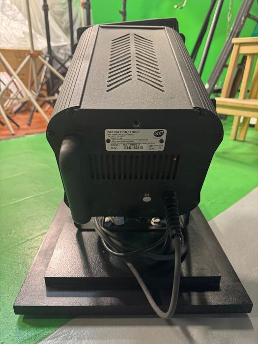 2 Projetores SCENA 650/1000