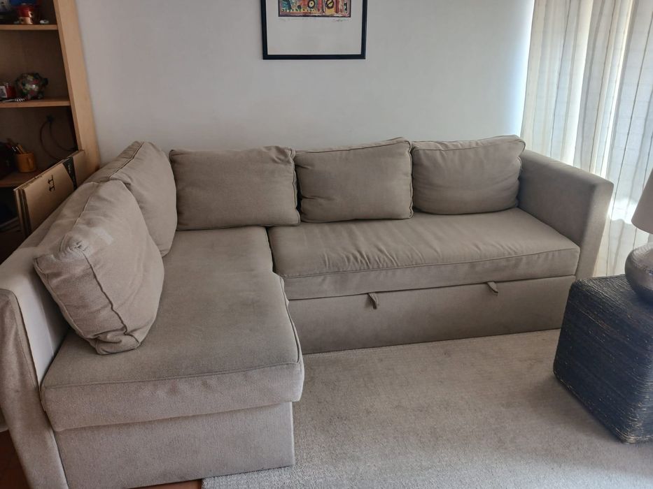 Sofá chaise longue com cama e espaço de arrumação