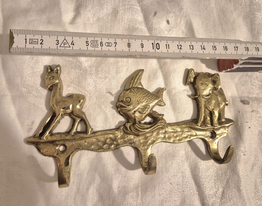 Бронзовая рамка ,старинная . Подсвечники , пушка