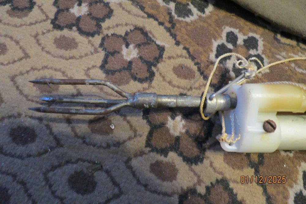 Подводное ружье на резиновых тягах гарпун