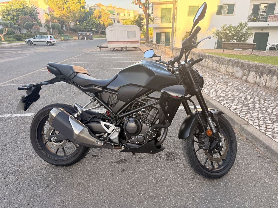 Honda CB300R  mate cafe