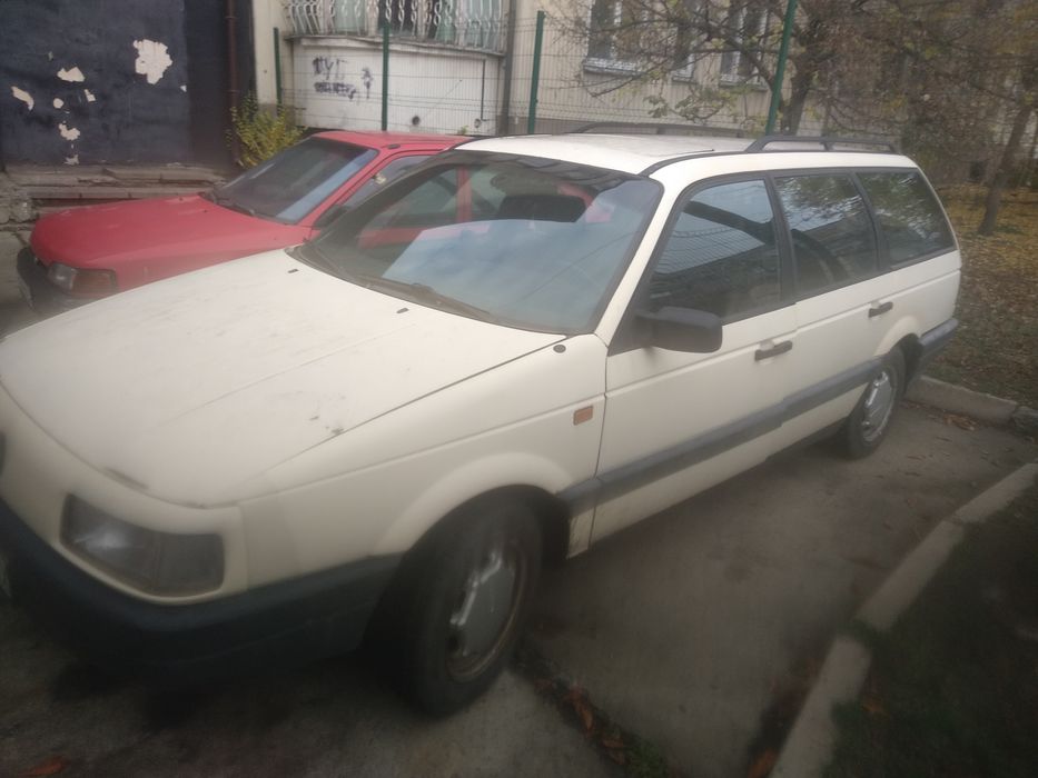 Продам Фольксваген Пассат б3 универсал автомат 1.8 1991г