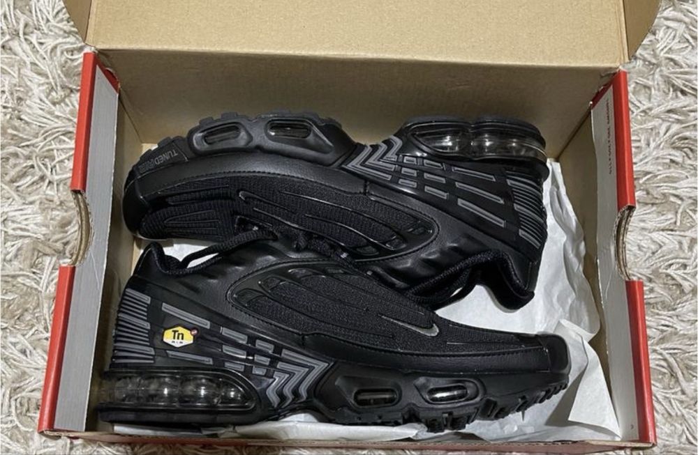 Nike. Кросівки .