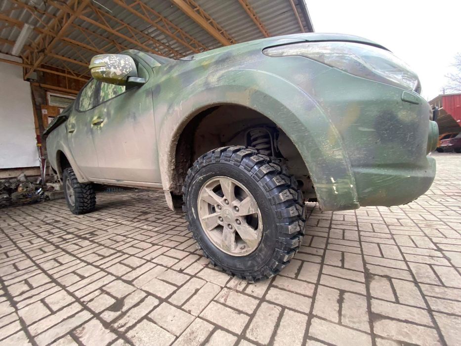 Шина 245 70 16 грязьова болотна резина МТ Trepador 4x4
