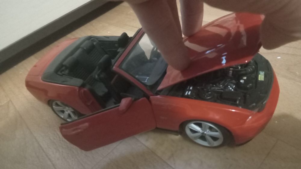 Колекційна модель 1.18 Ford Mustang
