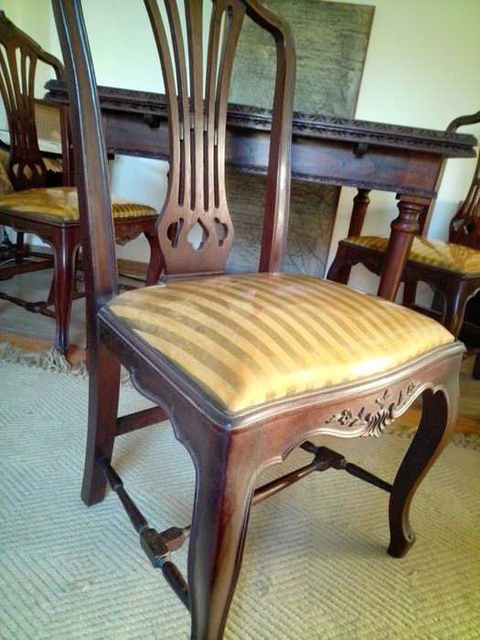 Cadeiras de estilo em madeira, de mesa jantar, origem anos 60