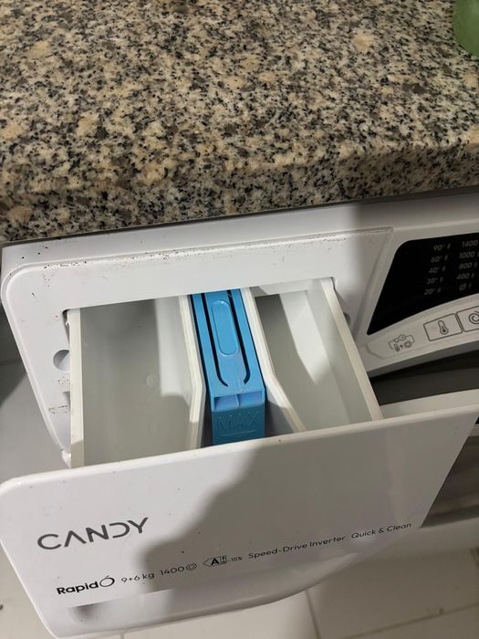 Máquina lavar e secar roupa Candy Row