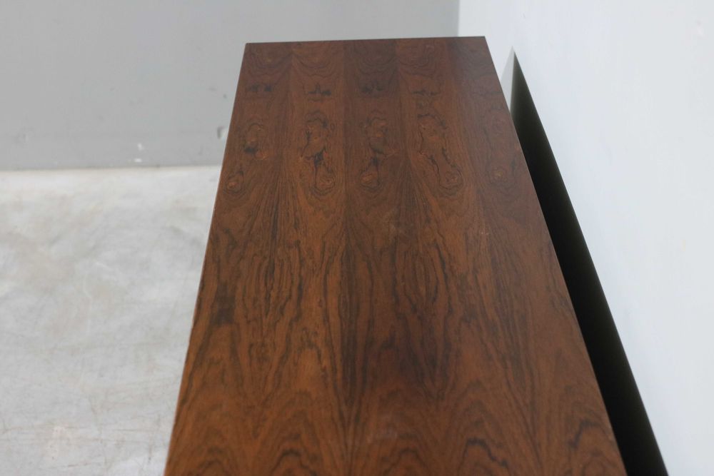 Aparador Gunni Omann Modelo 21 em pau santo | Danish Design | Vintage