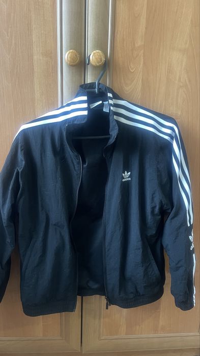 Продається зіпка адідас