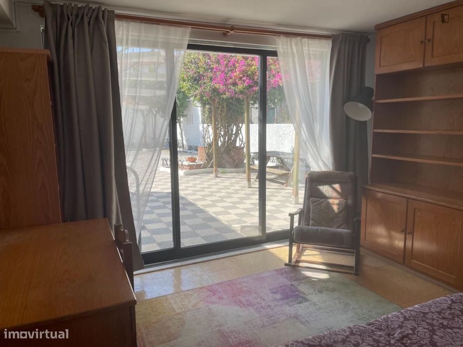 Quarto - localizado em Ramalde Porto