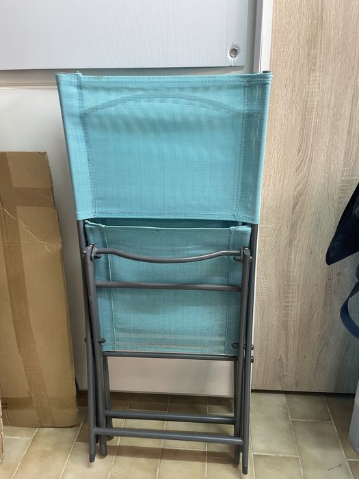 Mesa e cadeira de jardim