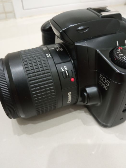Canon eos 3000  300