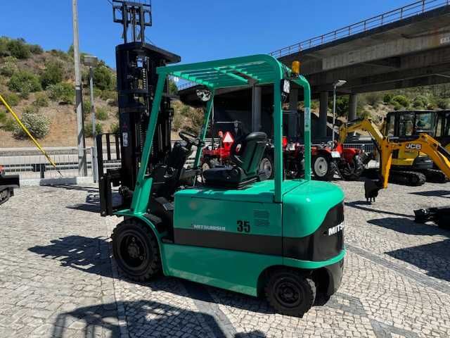 Empilhador Mitsubishi FB35K ALUGUER