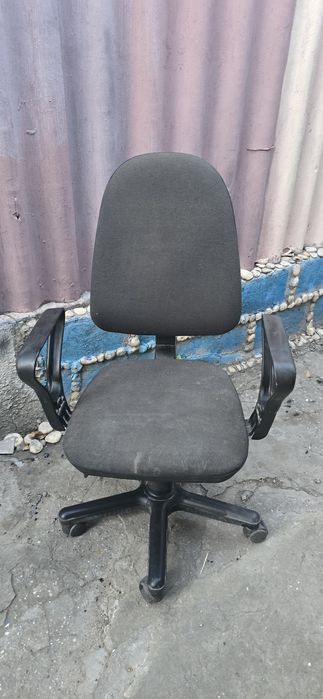 Офисное, компьютерное кресло