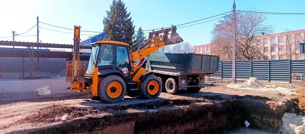 КАМАЗ-самоскид: пісок, щебінь, відсів, цегла, перегній, вивіз сміття.