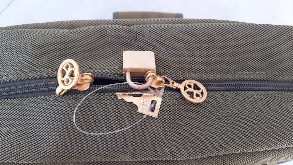 Mala computador verde