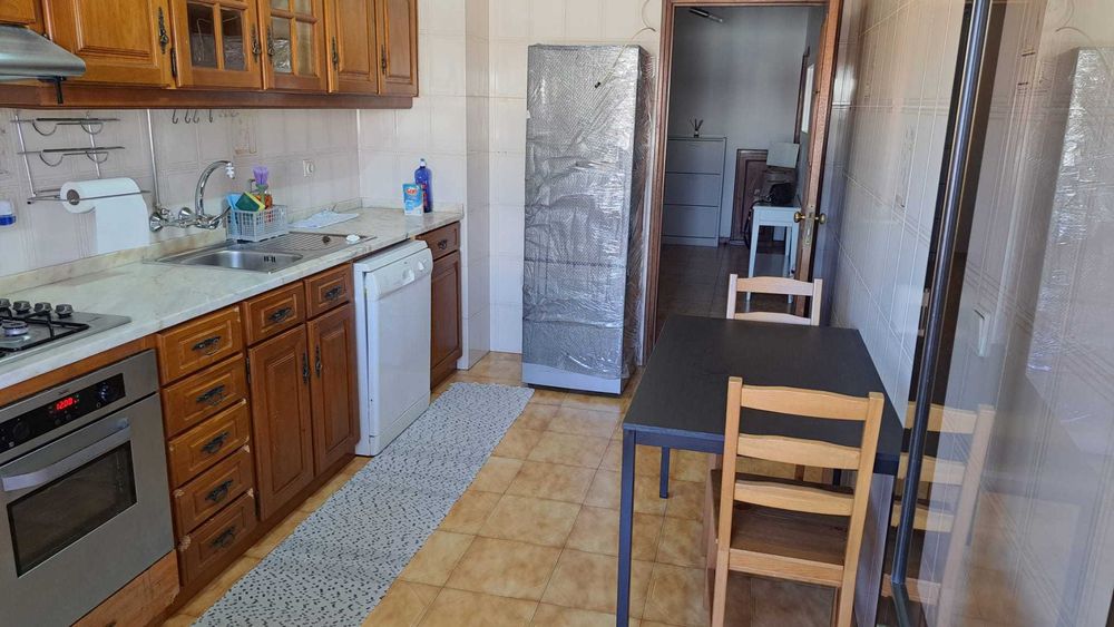 Aluga-se T1 centro da maia