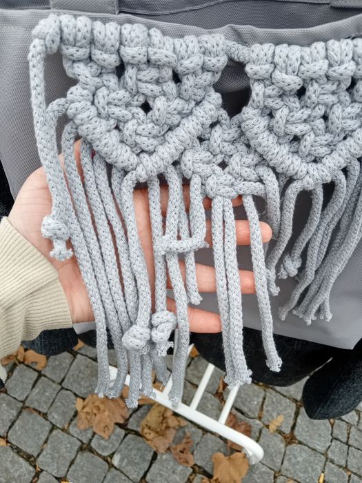 Tote bag cinza feita à mão com macramé