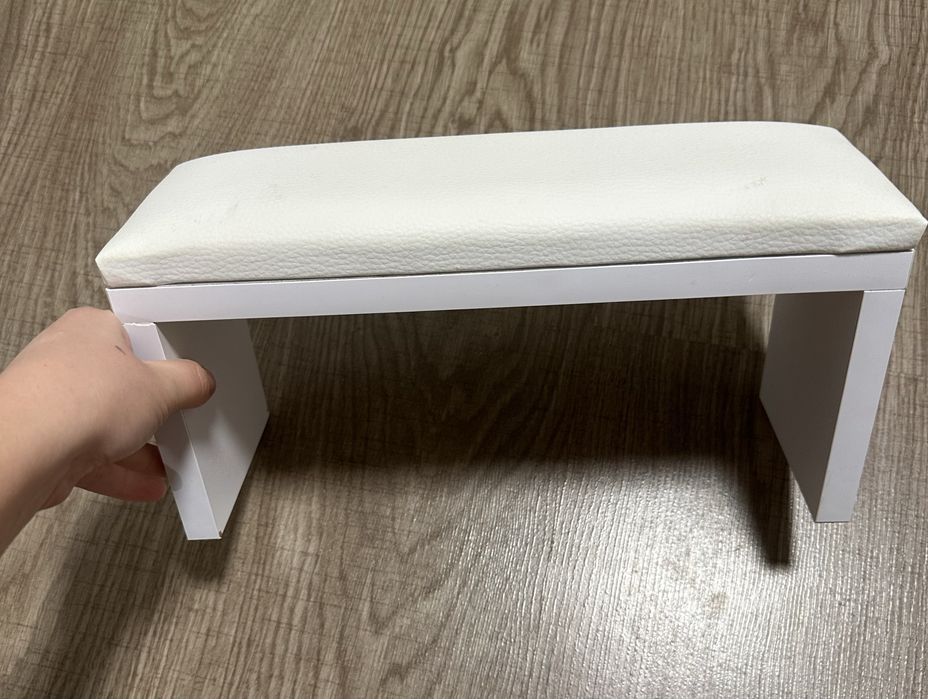 Підлокітник доя манікюру