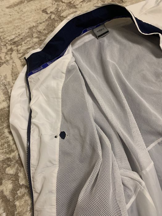 вітровка umbro