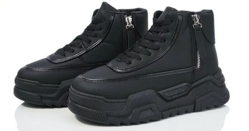 Класні зимові кросівки