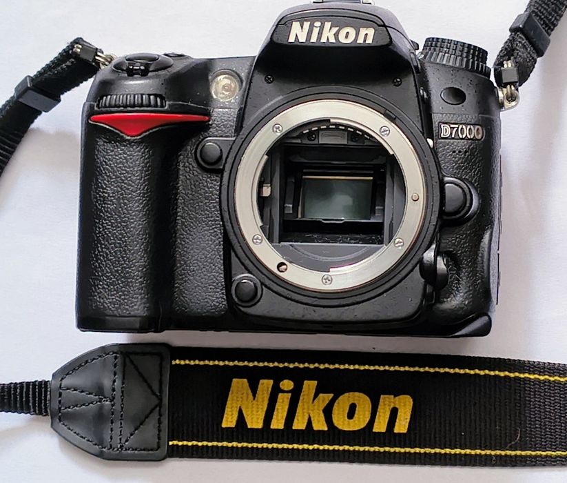 Nikon D7000 body гарний стан