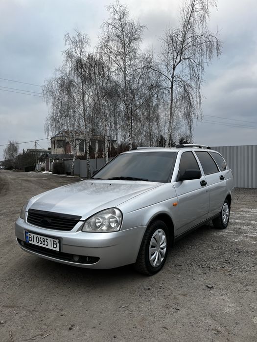 ВАЗ/Lada Priora 2171 універсал , 2010 рік випуску , 1,6 бензин , 115 тис рідного пробігу . Автомобіль в чудовому стані . Використовувався бережно , обслуговувався вчасно . Охайний чистий салон , кузов без дирок ,ржавчини і корозії ( оброблений ) . Технічно вкладень ніяких не потребує . Обслужена : замінено комплект ГРМ , нові стойки , замінено вихлопну . На новій зимовій гумі . Двохдінова андроїд магнітола . Масло і фільтри замінені менше 1 тис. км назад , наявний страховий поліс . Стан авто відповідає пробігу . Будь який вид переоформлення