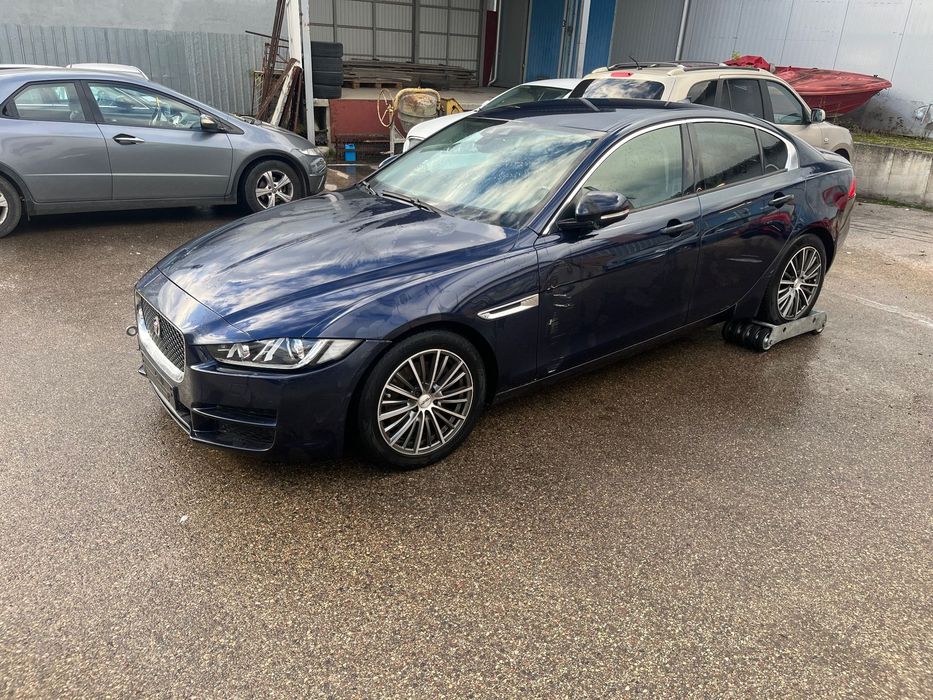 Jaguar XE