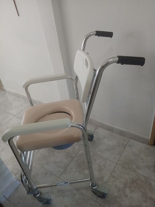 Cadeira de rodas para Duche