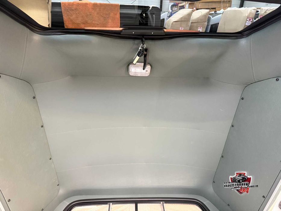 Zabudowa paki Hardtop Toyota Hilux 2015+ Revo Boki Pełne