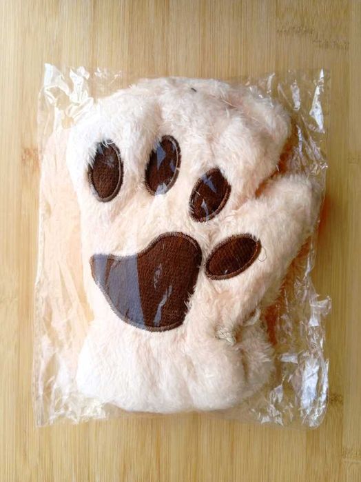 Рукавички лапки кішки. Мітенки. Котячі лапи.