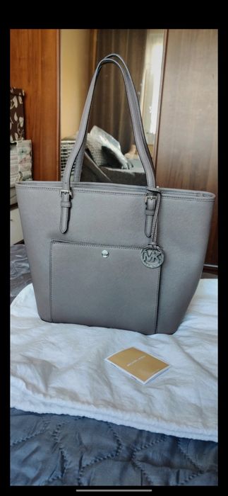 Jet Set Item Cinder Michael Kors