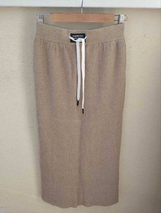 Нова трикотажна спідниця в рубчик