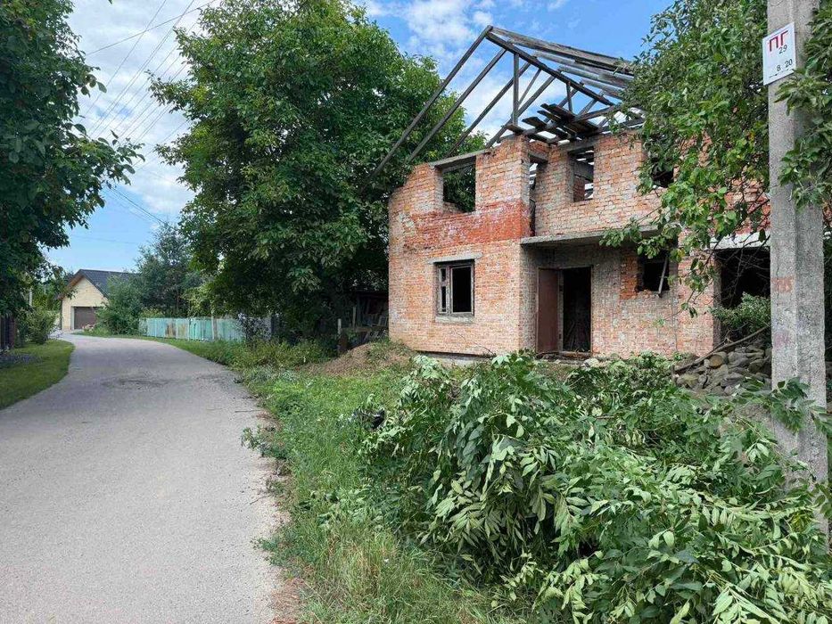 Земельна ділянка с. Микитинці із незавершеним будівництвом