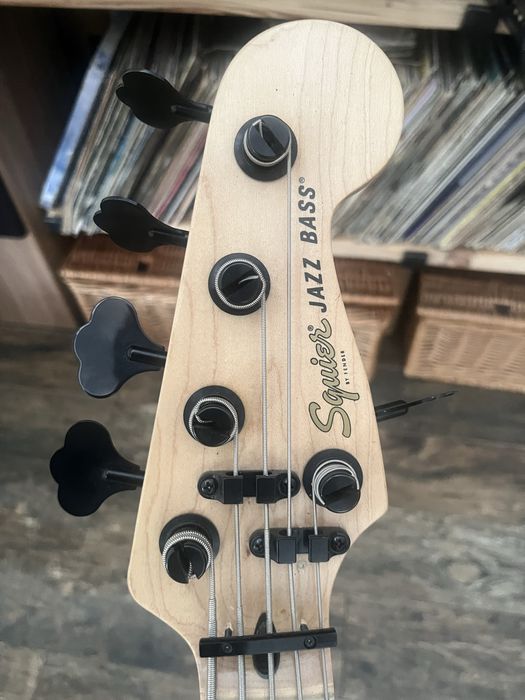 Gitara Basowa Jazz bass squier 5 strunowy