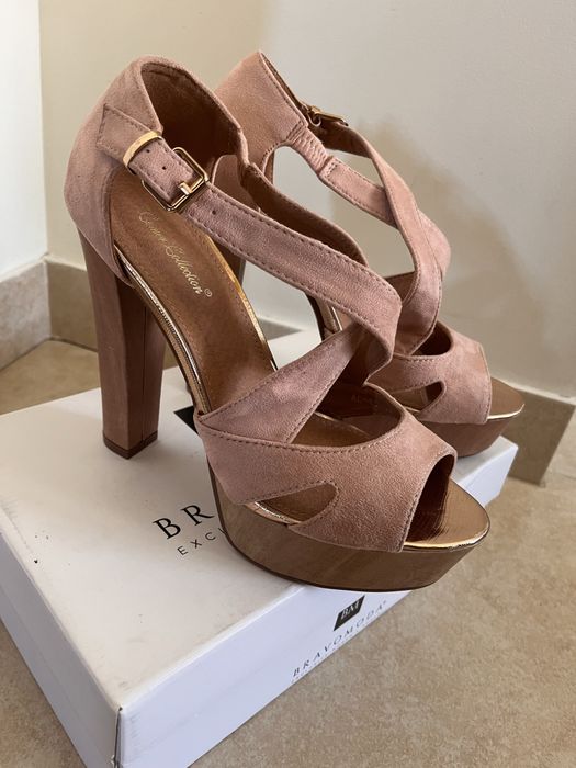 Sandały na slupku 39