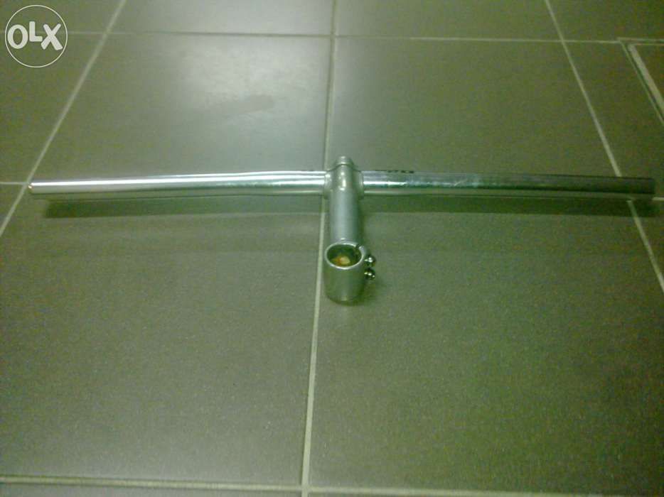 Guiador de biciccleta mais avanço.
