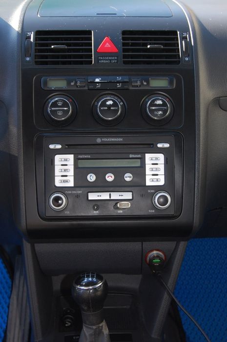 Volkswagen Touran 1.6 FSI Гарний стан 6-ступка