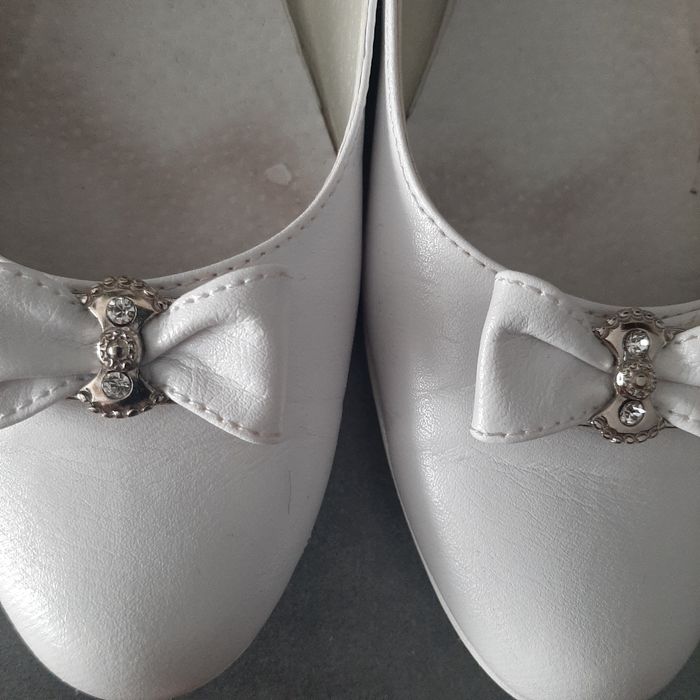 Buty komunijne skórzane białe