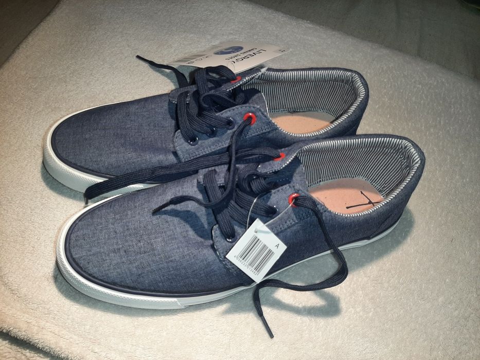 Buty sneakers   rozmiar 44