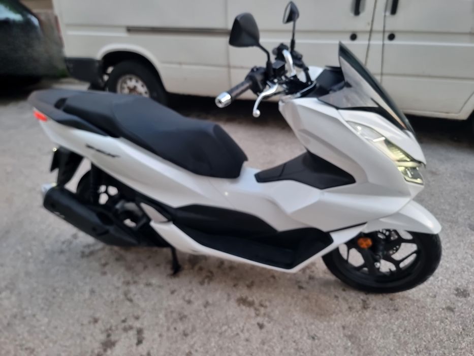 Moto PCX 125 , 373  km , branca semi nova 2024