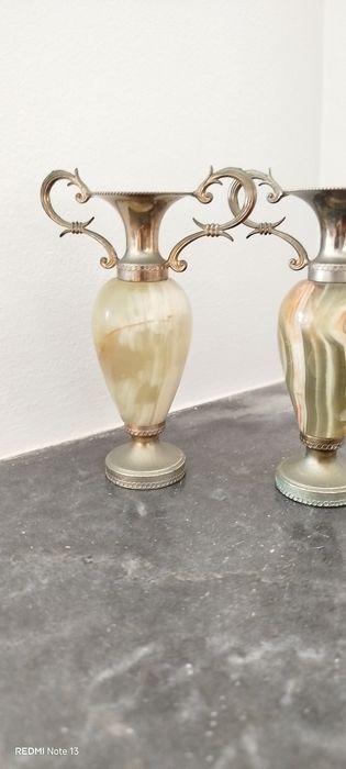 2 vasos em Onix e metal