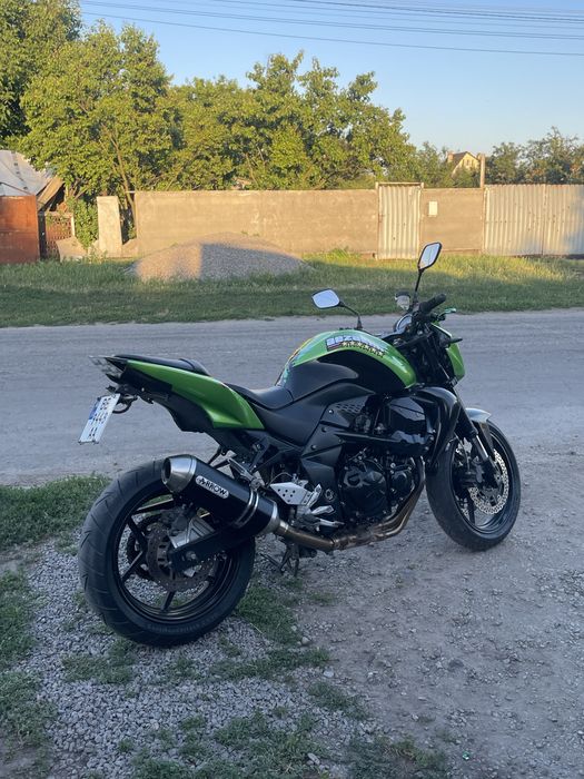 Kawasaki Z750 2012 год, отличное состояние, Arrow, чип