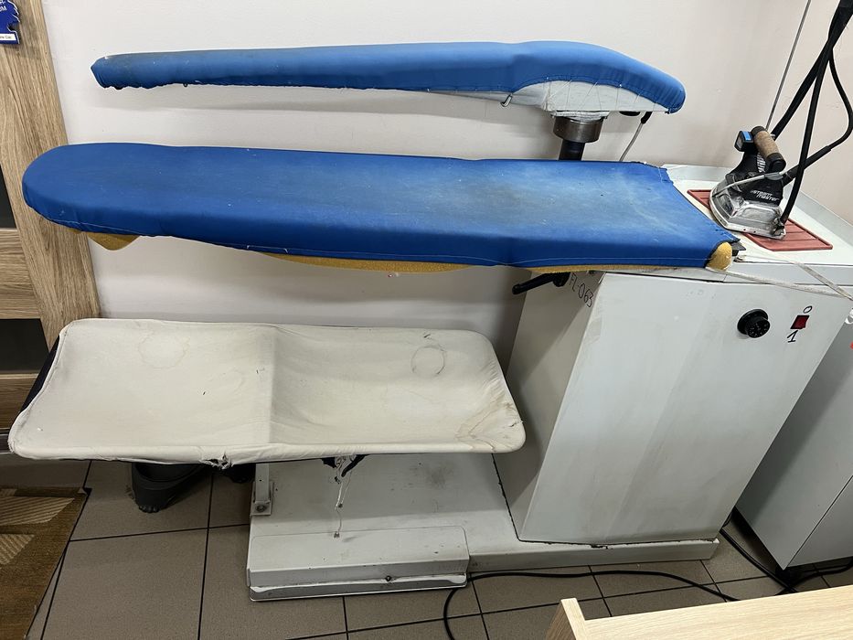 Stół prasowalniczy z wytwornicą