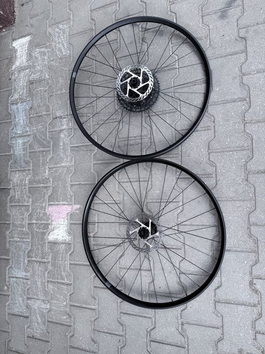 Koła Specialized 29 boost tubeless + kaseta + tarcze
