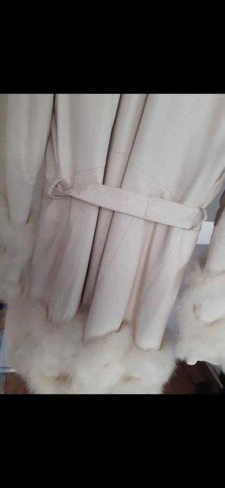 Śliczny, nowy, skorzany płaszczyk z futerkiem