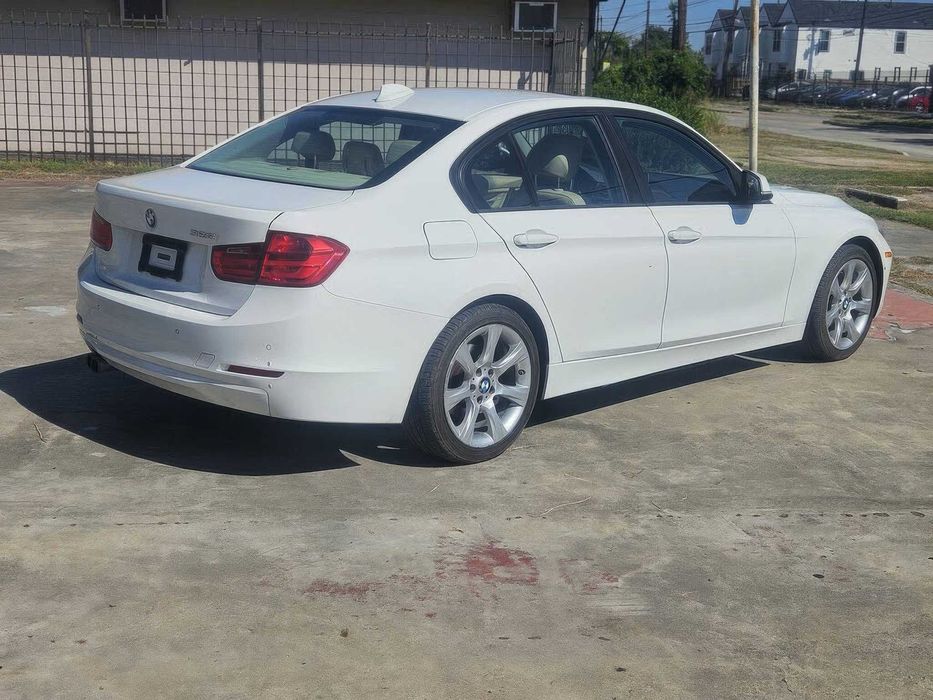 BMW 3 Series 320i xDrive      2014